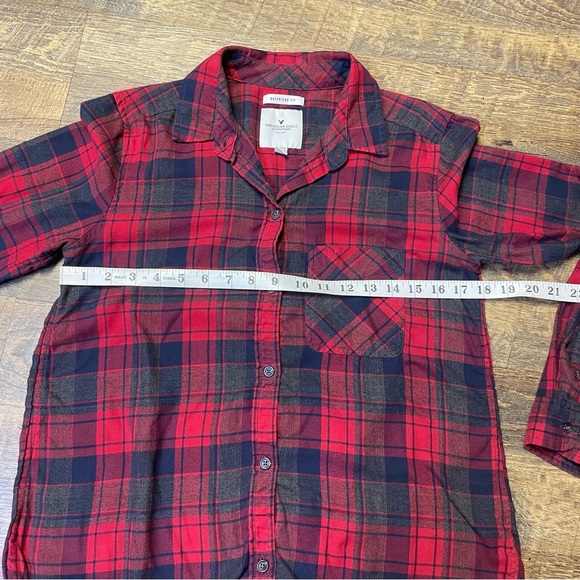 American Eagle Shirt Boyfriend Fit Flannel Red Gray Black Plaid Women's Small - Picture 2 of 8